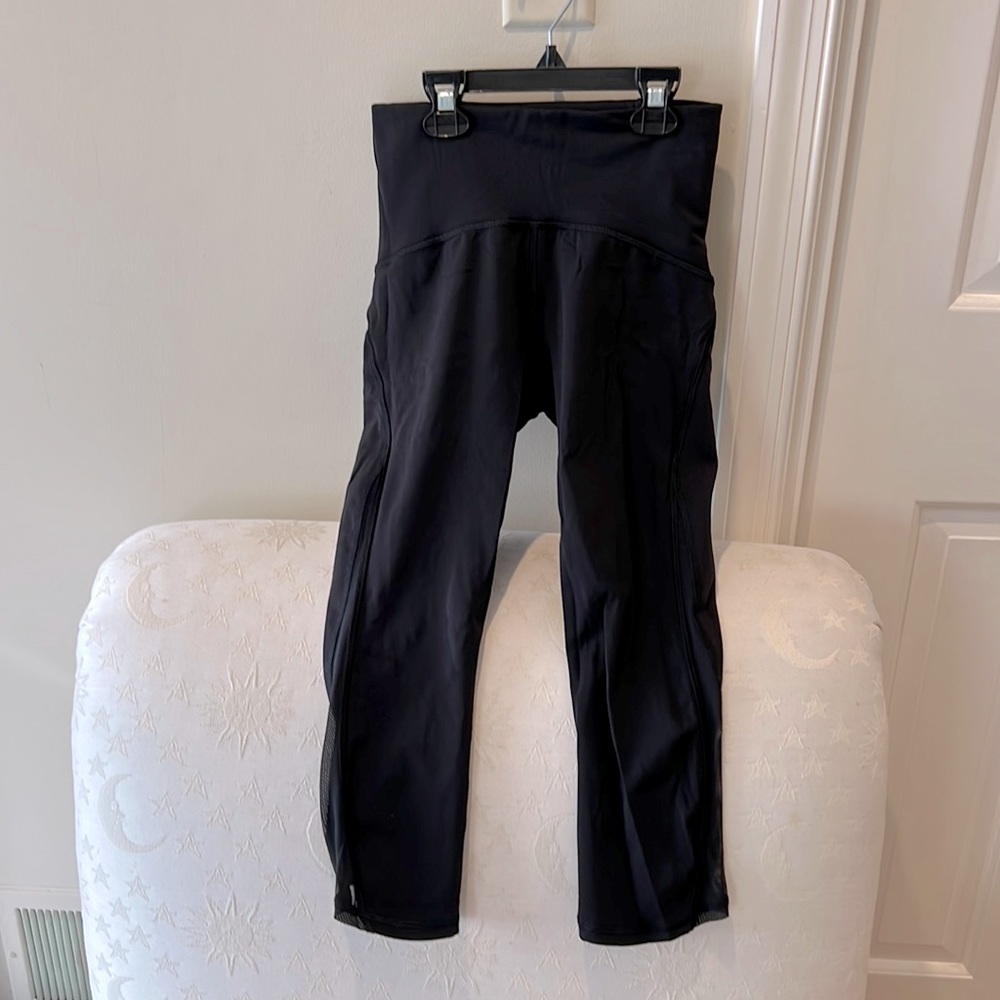 Lululemon size 2 crop workout pants with mesh detail